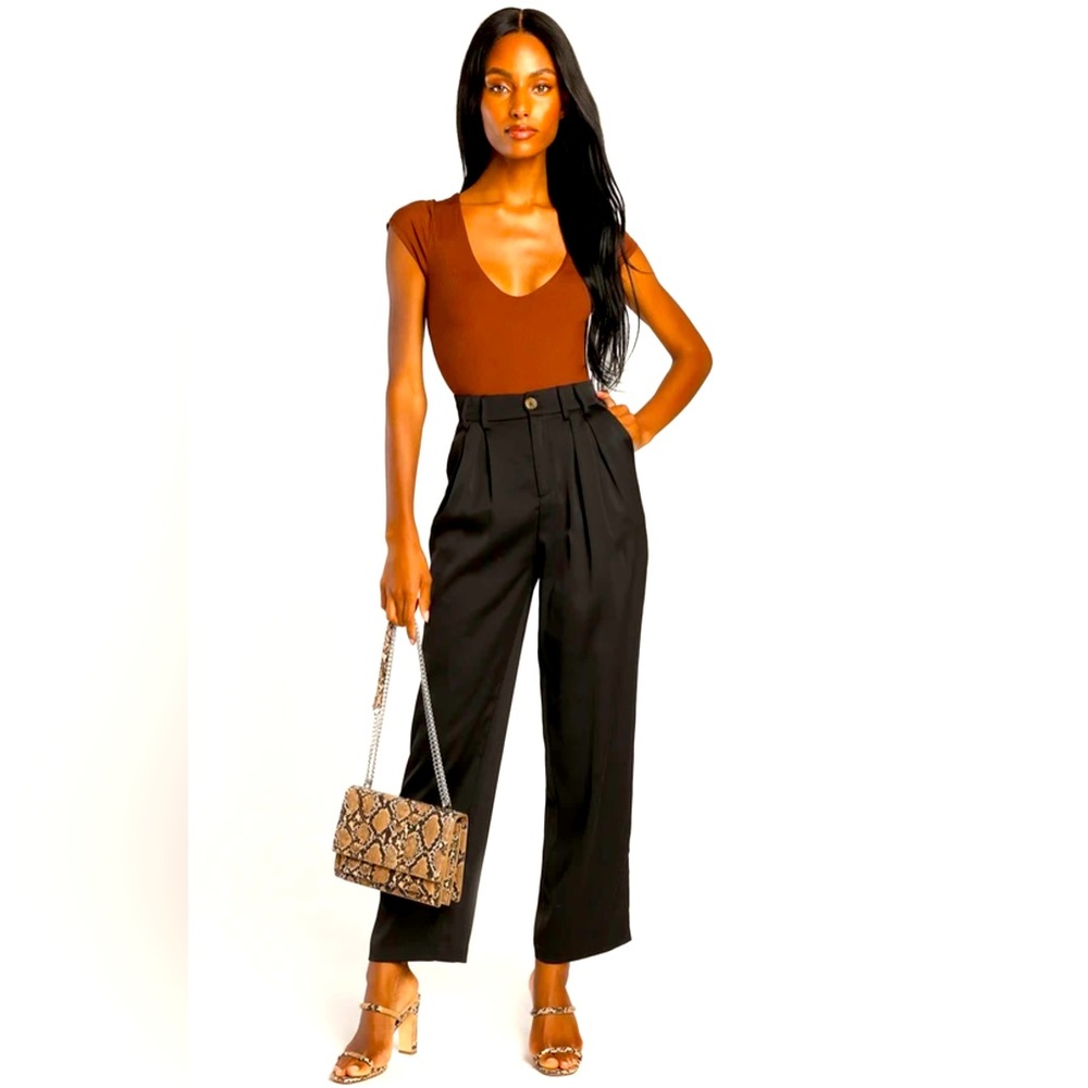 Lulu’s black high waisted trouser, NWT